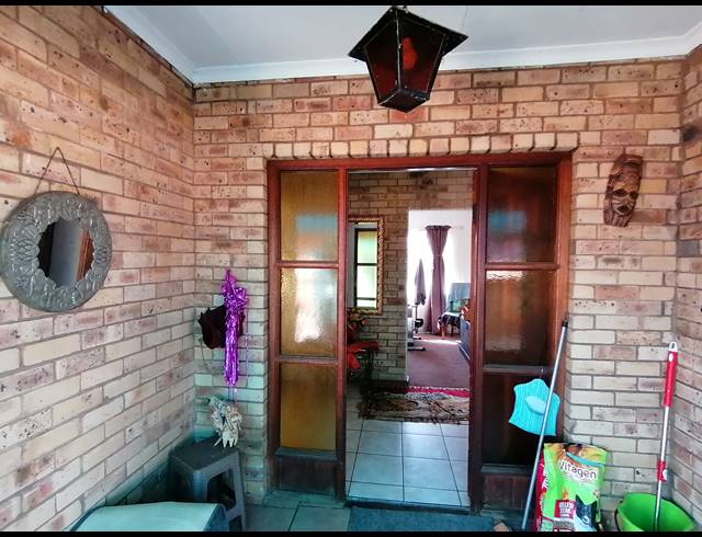 3 BEDROOM FREESTANDING FOR SALE IN STILFONTEIN EXT 2